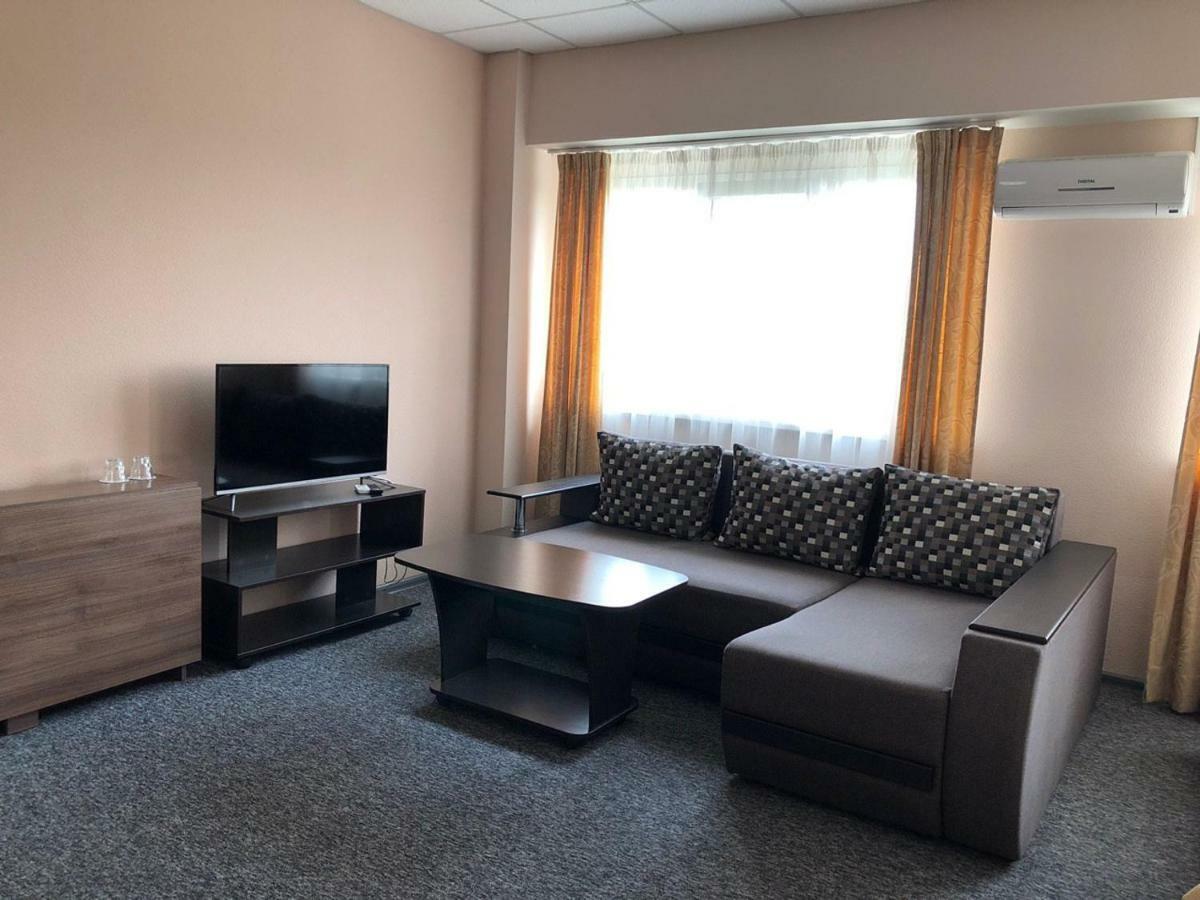 Mini Hotel On Brovarskaya Brovary Ngoại thất bức ảnh